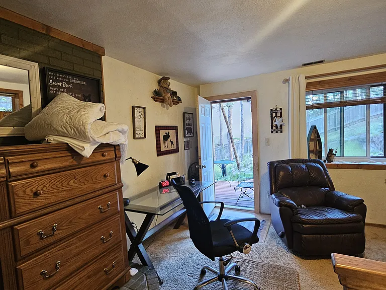 15240 Deby Dr — Photo 14