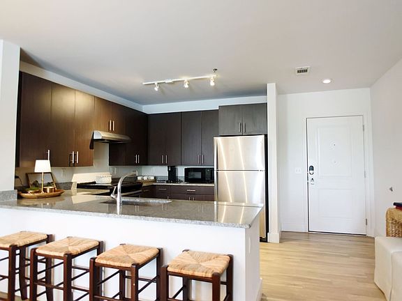 3rd image of 514 Jackson Ave E #408