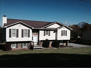 1st image of 116 Deakins Estate Dr