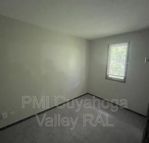 1500 W Market St #14 — Photo 1