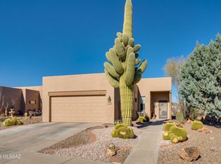 1004 W Blue Fox Rd, Green Valley, AZ 85614