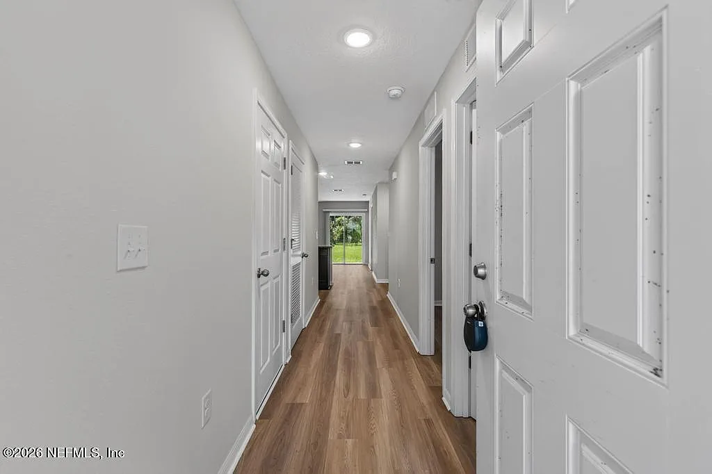 3 bed, 2.0 bath, 1287 sqft, $1,625 — Photo 2