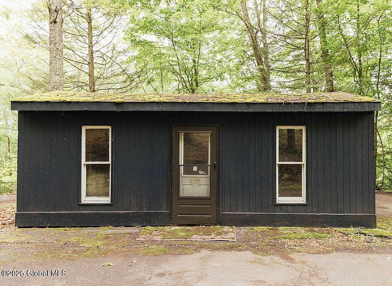 3rd image of 129 Otisville Road