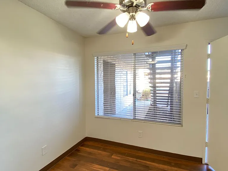Oak Valley Apartments — Photo 9