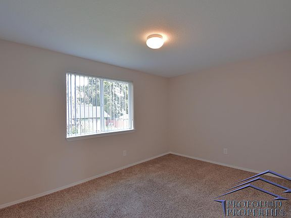 5th image of 547 SE 8th Ave #10