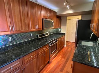 4970 Battery Ln APT 104, Bethesda, MD 20814