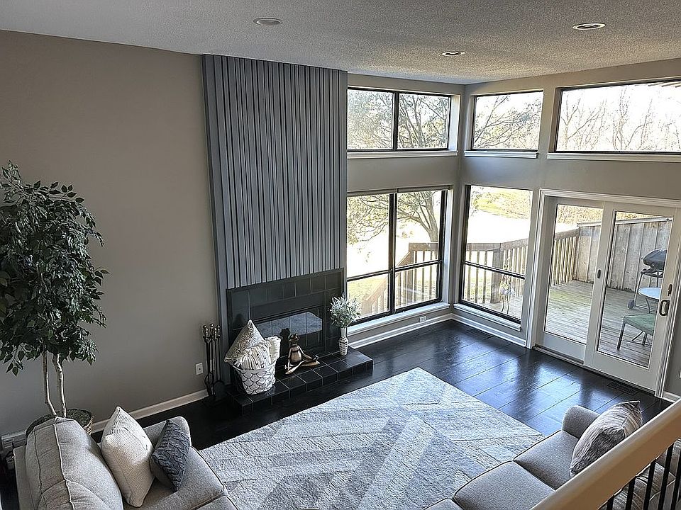 1st image of 9588 S Pointe Lasalles Dr #105