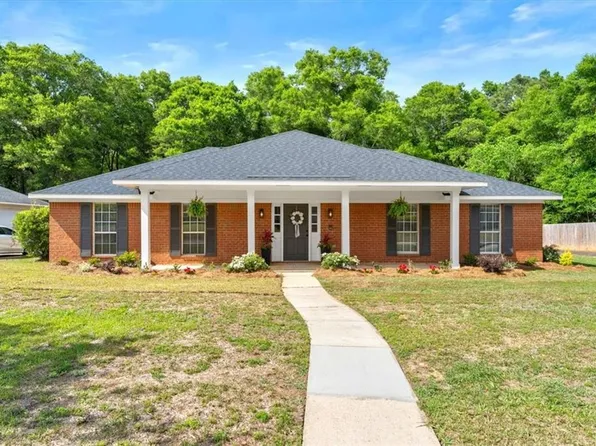 7620 Meadows Dr S, Mobile, AL 36619