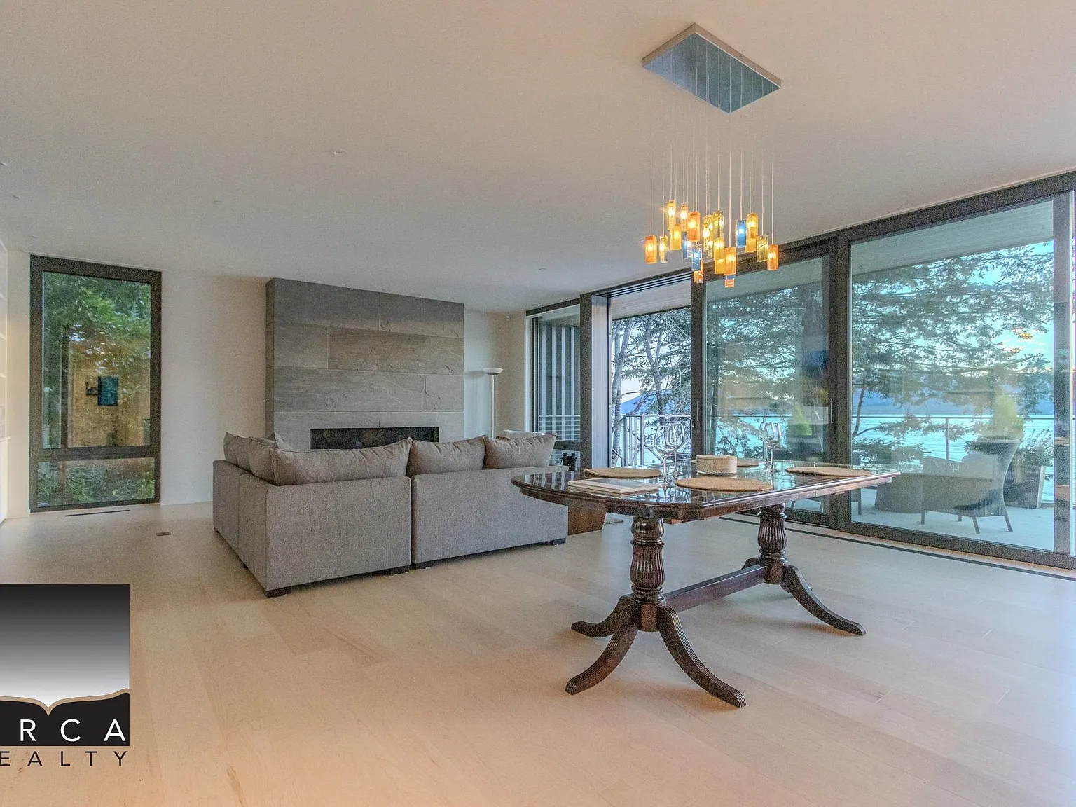 4 bed, 5679 sqft, $25,000 — Photo 2