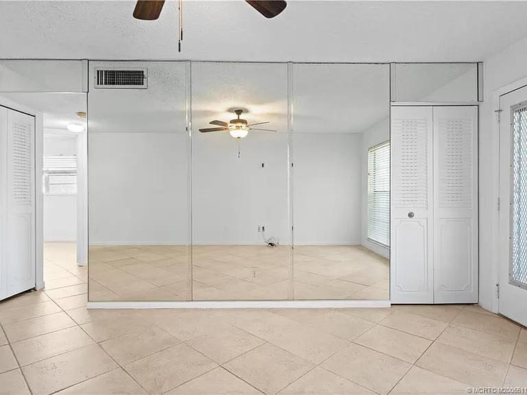 2118 SE Edler Dr #B — Photo 7