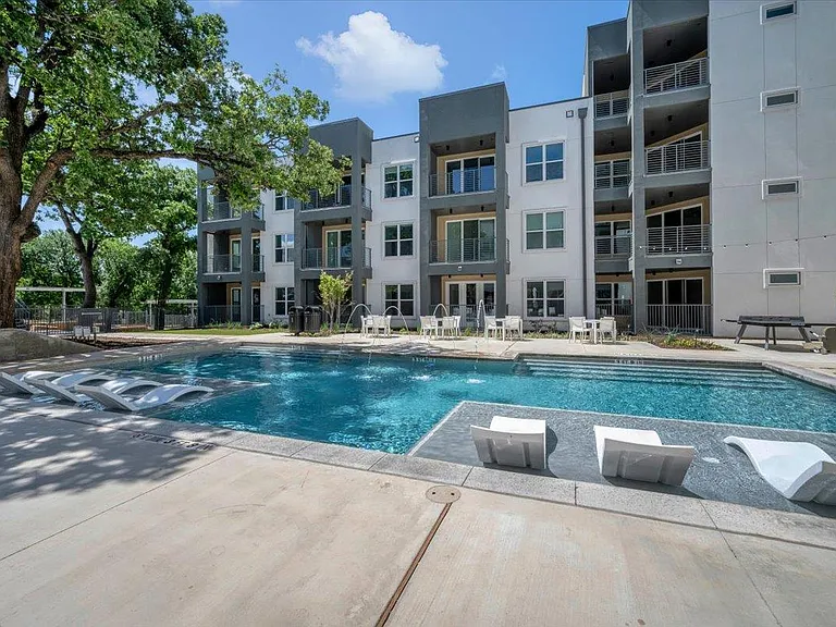 4801 Springdale Rd #1402 — Photo 32