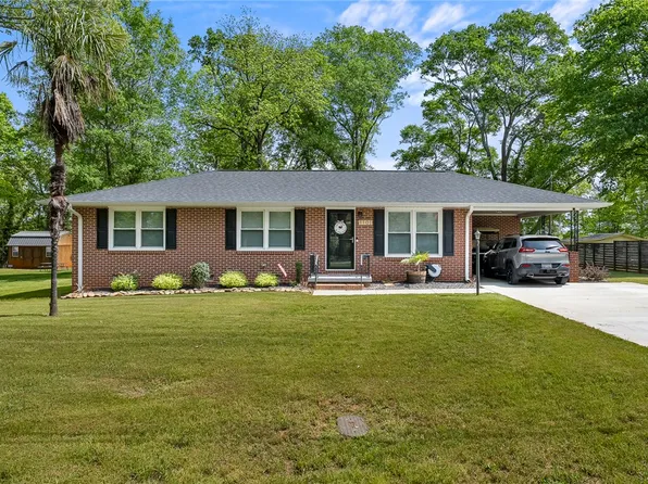 1101 Oak Dr, Pendleton, SC 29670