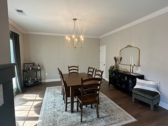 3rd image of 4024 Rockland Cir SE