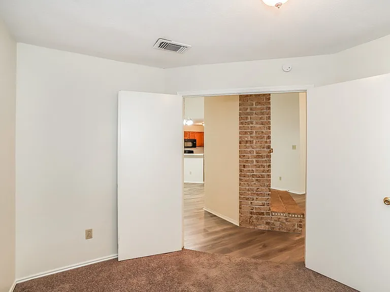 1525 Miller Ave — Photo 13