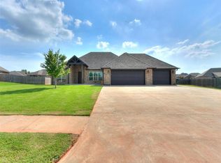 1871 N Main St, Blanchard, OK 73010