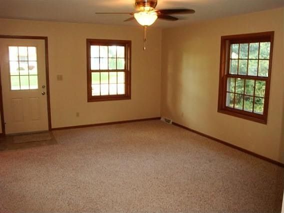 4th image of 3719 Balmoral Dr