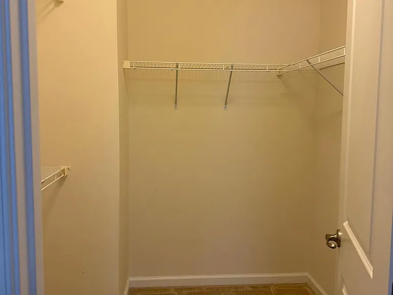 25707 Bishop Grove Ter — Photo 12