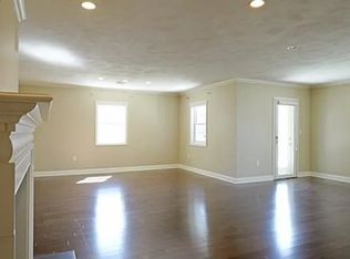 50 Freedom Holw UNIT 101, Salem, MA 01970