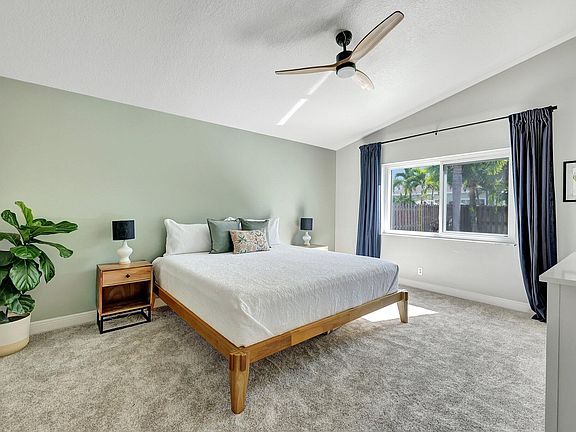 4th image of 4632 SE Winter Haven Court