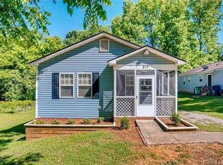 813 Cantwell St, Charlotte, NC 28208