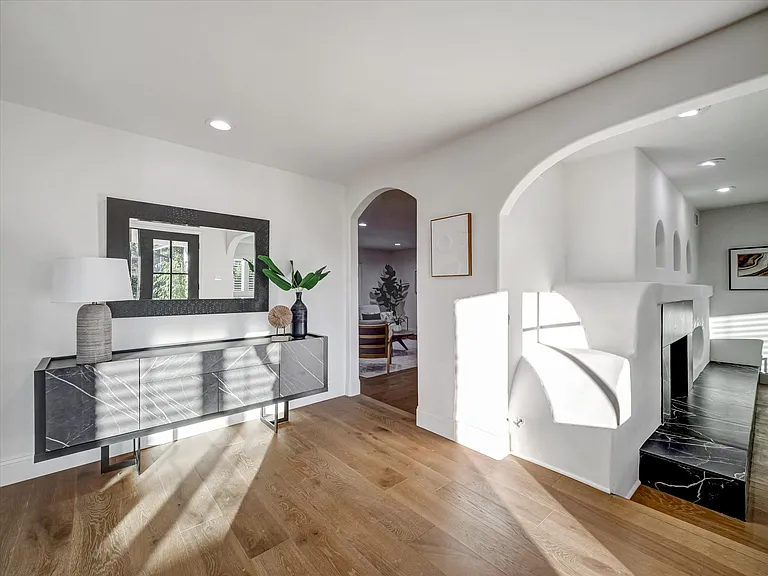 4732 Del Moreno Dr — Photo 69