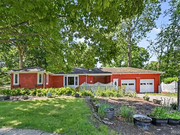 416 E Maple St, Mason, MI 48854