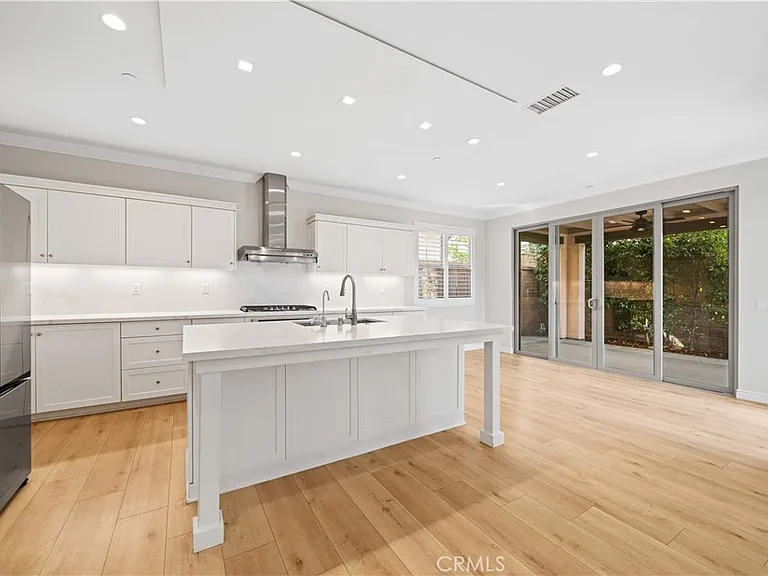 63 Darby — Photo 12