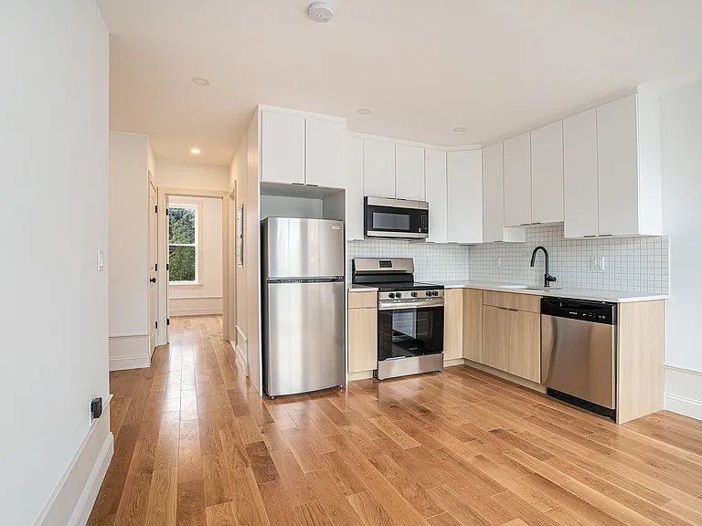 2045 Christian St #3 — Photo 3