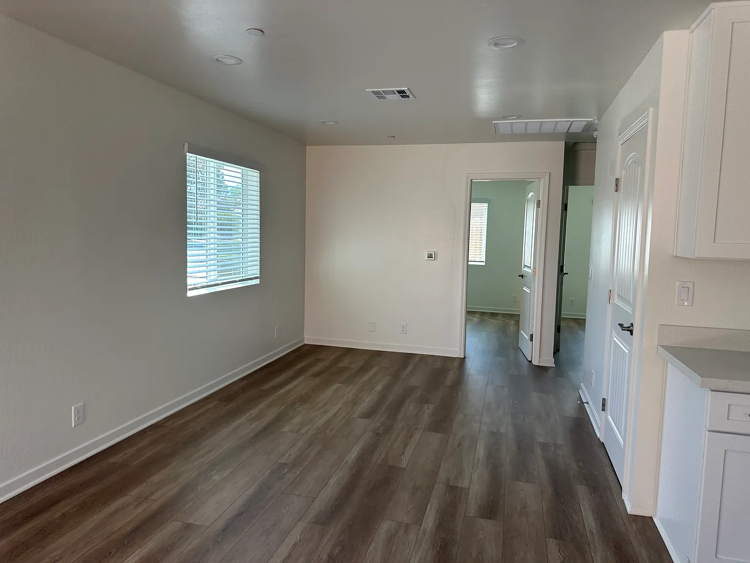 2 bed, 780 sqft, $1,300 — Photo 4