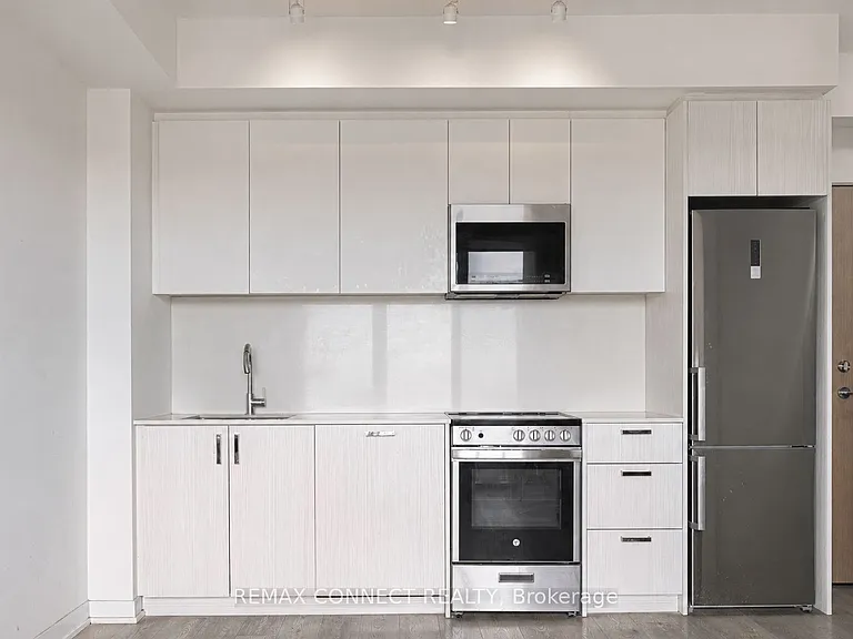 1787 Saint Clair Ave W #818 — Photo 3