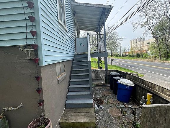 4th image of 2249 Easton Rd