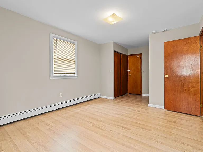 43 Virginia Ave — Photo 16