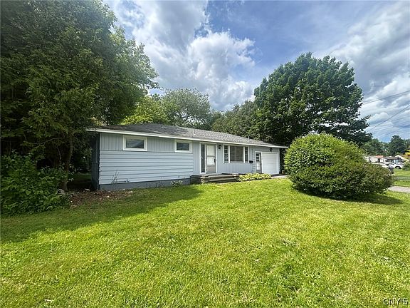 3rd image of 218 Roosevelt Dr