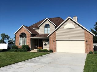 2738 Fairfield Dr, Zeeland, MI