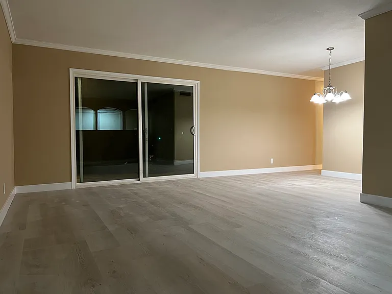 1515 Oak St #11 — Photo 8