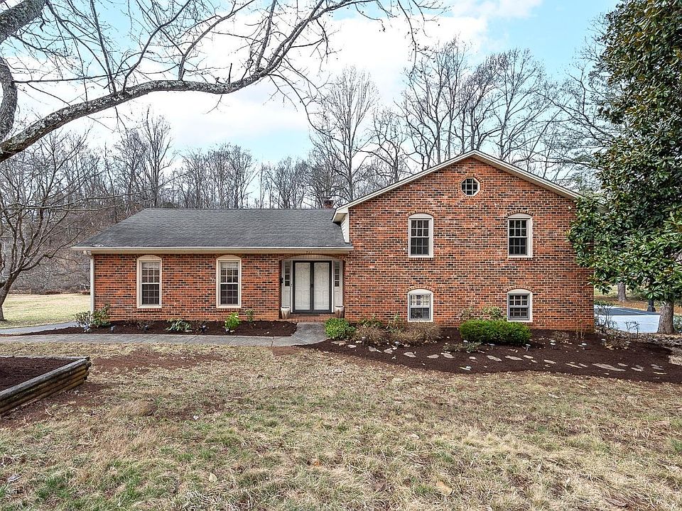 1st image of 711 Custer Dr