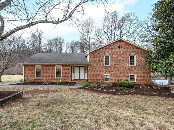 711 Custer Dr, Lynchburg, VA 24502