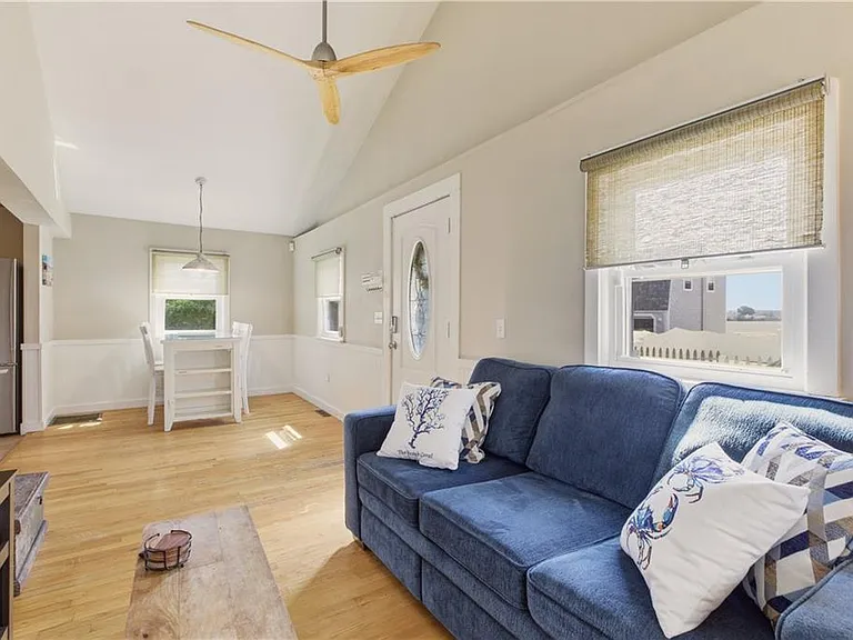 272 Riverside St — Photo 12