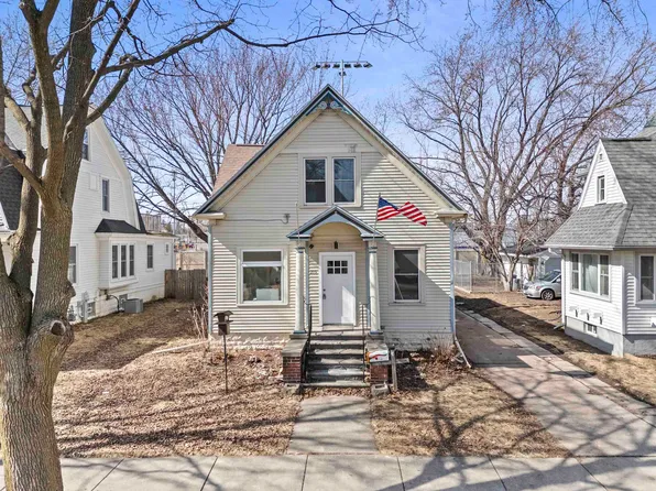 215 Oxford Ave, Green Bay, WI 54303