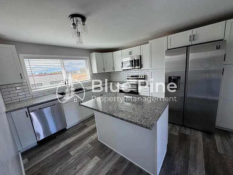 2348 Stace St #3 — Photo 4
