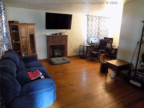 2nd image of 4910 Washington Ave SE