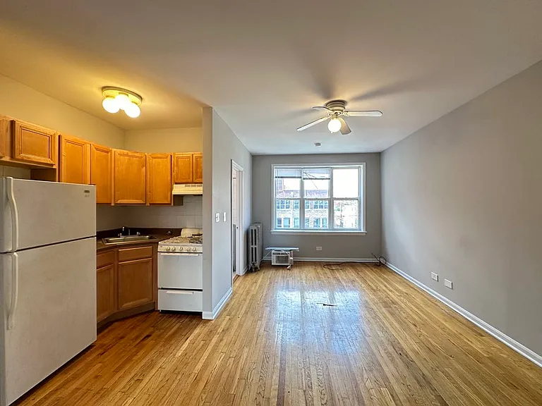 914 W Dakin St #513 — Photo 5