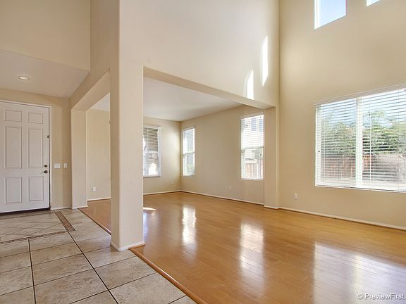 3rd image of 1847 Ibsen Cir