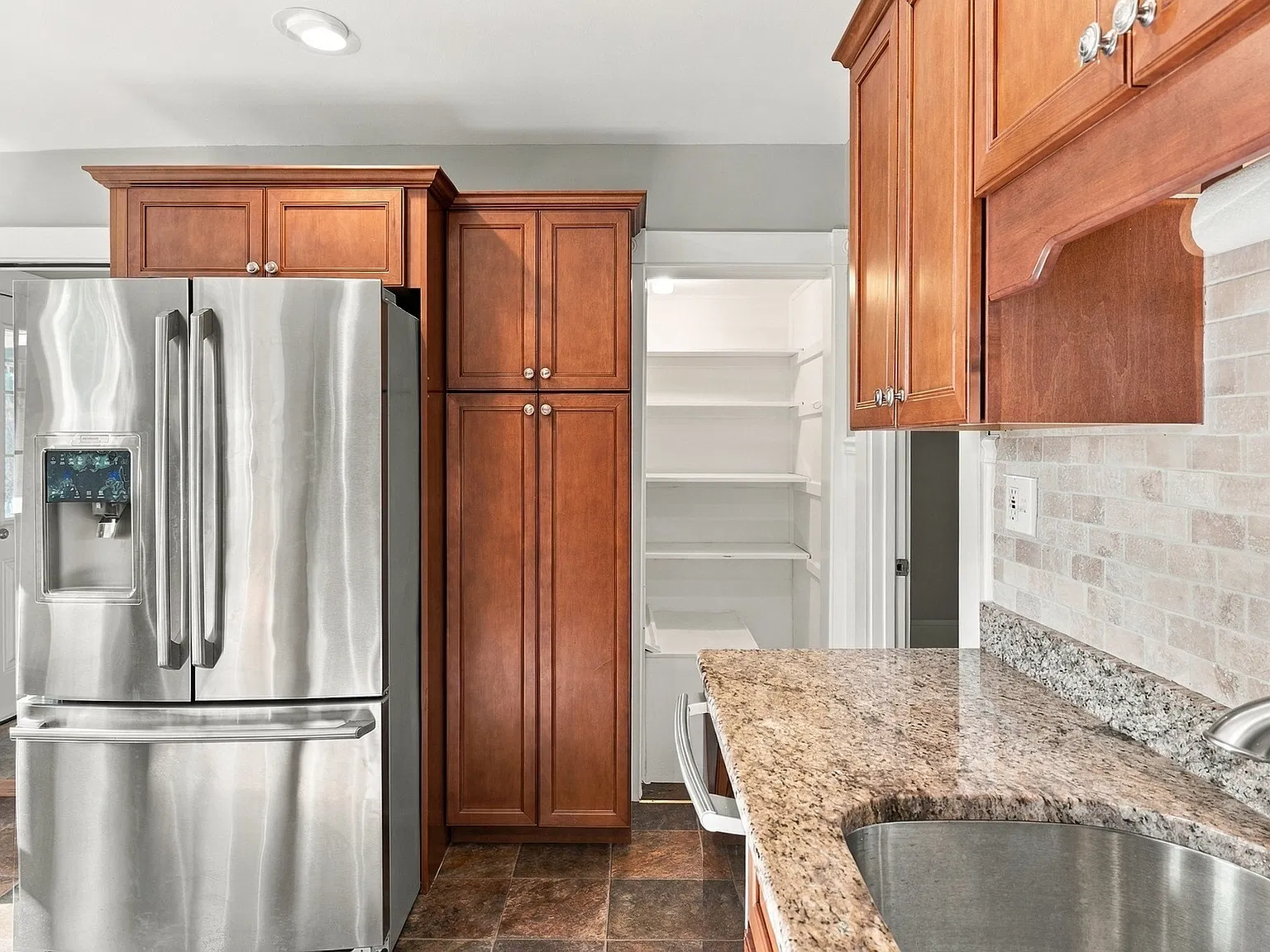 2 bed, 1326 sqft, $2,700 — Photo 2