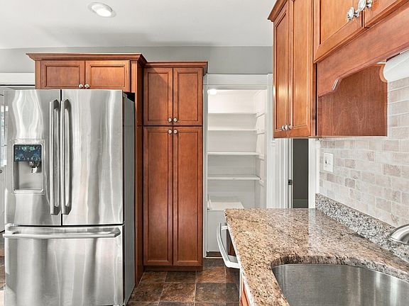 2nd image of 236 Bolton St APT 1