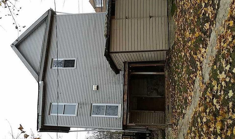 2nd image of 629 Center Ave