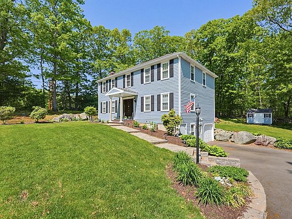 2nd image of 271 Cliff Dr