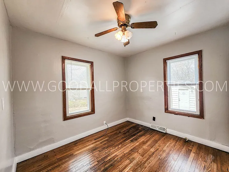 106 E Bell Ave — Photo 11