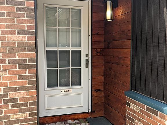3rd image of 3610 Seaway Dr