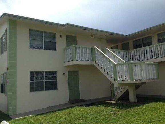 2nd image of 111 Palm Ave APT 2